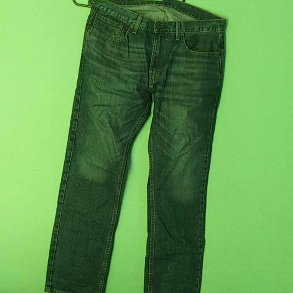 569 Levis Jeans W32 L32